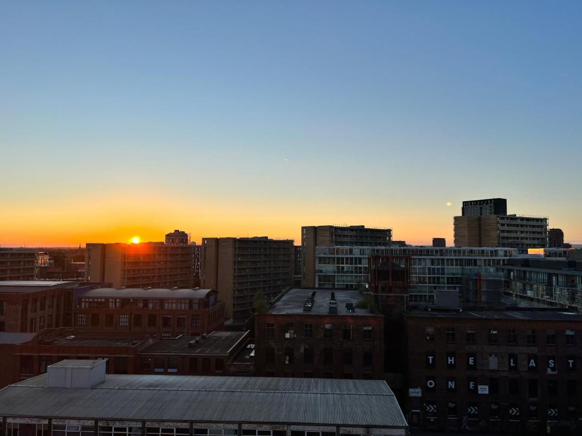 Two Bedrooms Exquisite En-Suite Apartment Deansgate Manchester Exterior foto